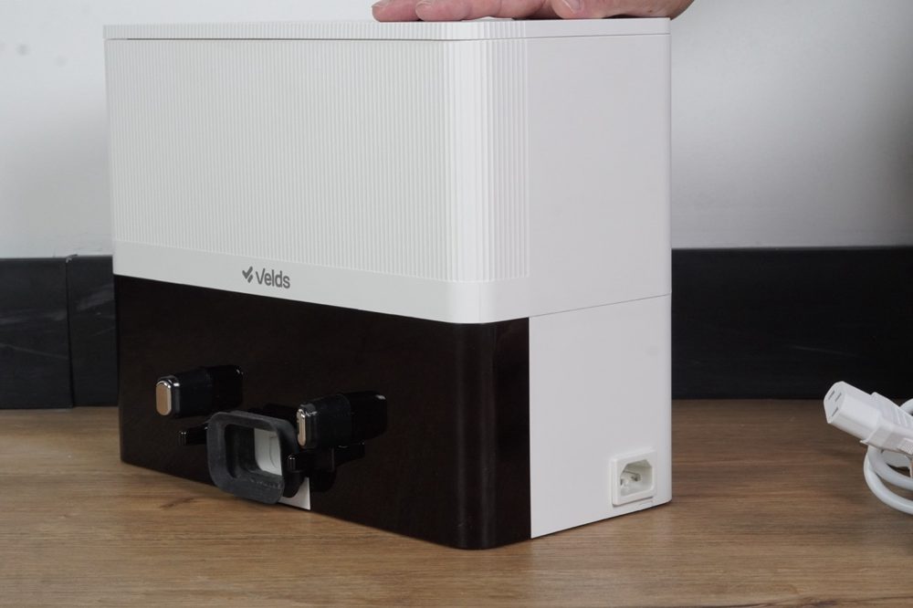 Connect the dock and charge