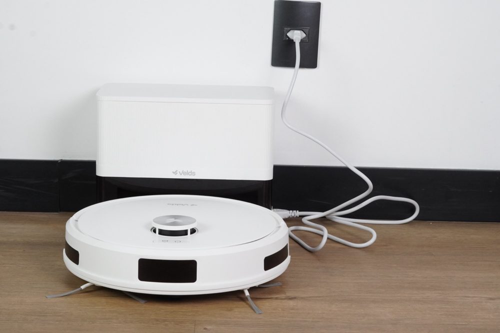 Connect the dock and charge